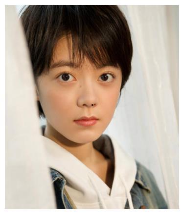 13岁明星有谁,盘点13岁闪耀荧屏的明星风采