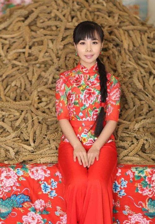 王二妮明星经历,从农村姑娘到明星的蜕变之路