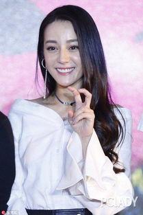 明星颈带图片,明星同款颈带时尚解析