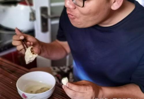 看韩国人吃饺子蘸料图片,蘸料图片揭秘独特口感